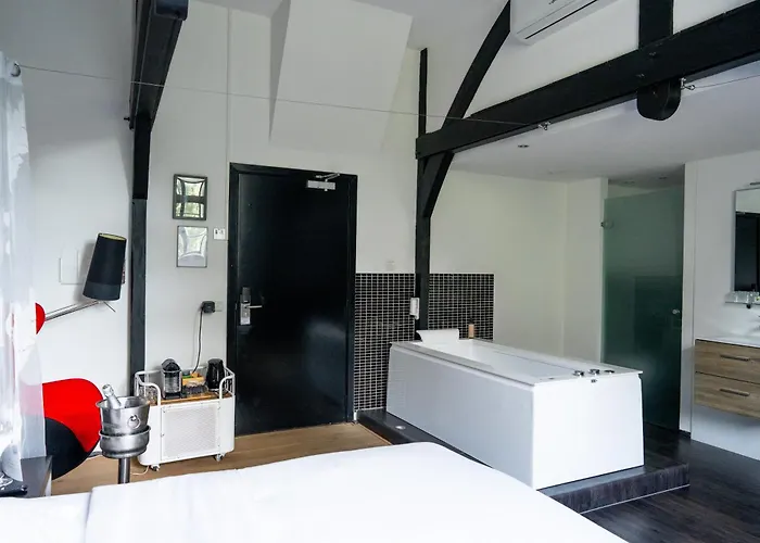 رومزيخت فندق 4*